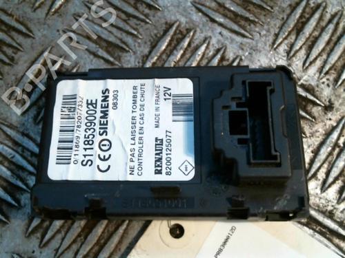 Used Card reader RENAULT GRAND SCÉNIC II (JM0/1_) 1.9 dCi (JM14) (131 hp) 22039112