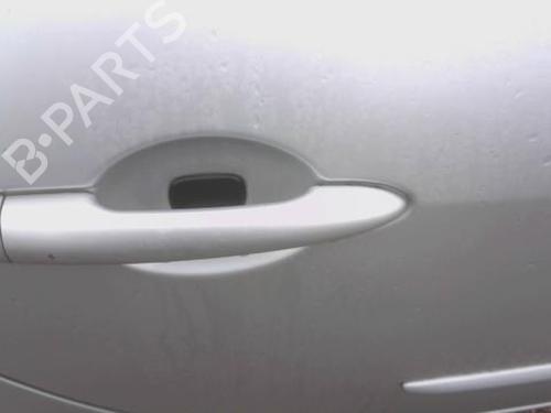 Høyre bak utvendig håndtak RENAULT CLIO III (BR0/1, CR0/1) 1.5 dCi (C/BR0G, C/BR1G) (68 hp) 30543757