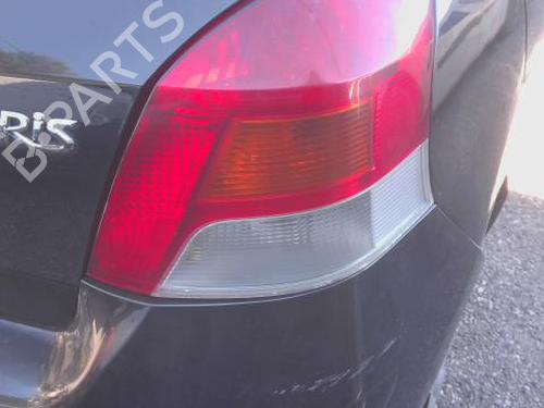 Højre baglygte TOYOTA YARIS (_P9_) 1.33 VVT-i (NSP90_, NSP90R) (100 hp) 27891871