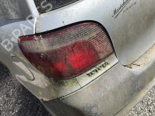 Venstre baglygte TOYOTA YARIS (_P1_) 1.0 (SCP10_, SCP10R) (68 hp) 26289749