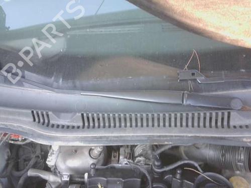 Used Front windshield wiper arm SEAT IBIZA IV (6J5, 6P1) 1.2 TDI (75 hp) 28692110