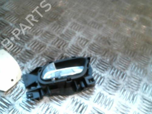 Used Front left interior door handle Front left interior door handle 20989092 20989092