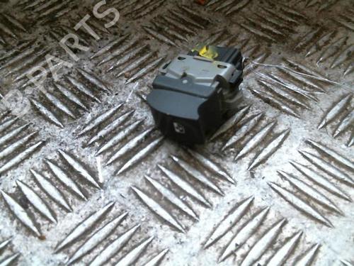 Used Right front window switch RENAULT CLIO III (BR0/1, CR0/1) 1.5 dCi (C/BR0G, C/BR1G) (68 hp) 20988700