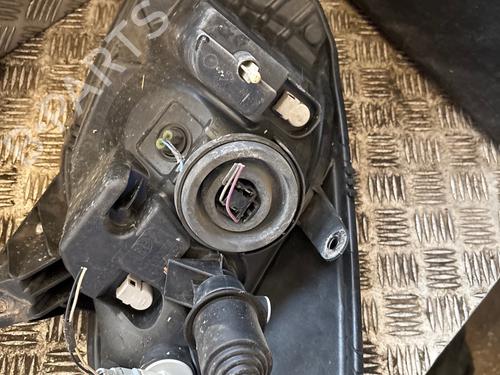 Used Right headlight Right headlight DACIA SANDERO 1.5 dCi (88 hp) 34450748 34450748