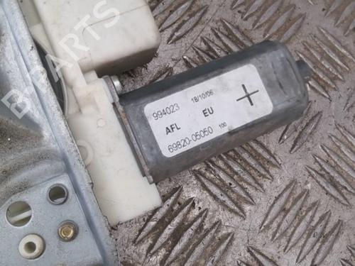 Front left window mechanism TOYOTA AVENSIS (_T25_) 2.0 D-4D (ADT250_, ADT250R) | BP27927324C22