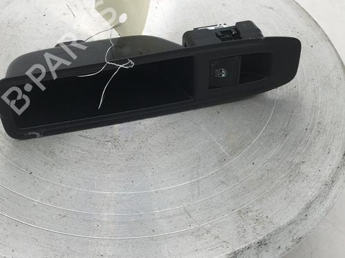 Used Left rear window switch RENAULT CAPTUR II (HF_) TCe 100 (HFMT) (101 hp) 30941663