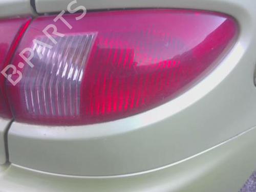 Højre baglygte ALFA ROMEO 147 (937_) 1.6 16V T.SPARK (937.AXA1A, 937.AXB1A, 937.BXB1A) (120 hp) 30577261