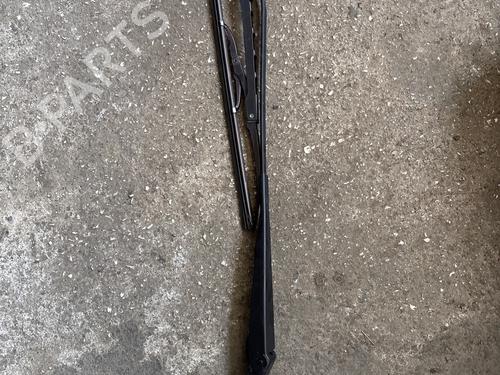 Used Front windshield wiper arm Front windshield wiper arm DACIA SANDERO 1.5 dCi (88 hp) 34450750 34450750