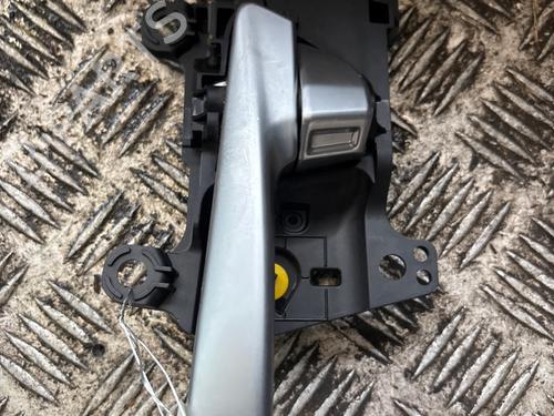 Used Front left interior door handle Front left interior door handle HYUNDAI TUCSON (TL, TLE) 1.6 CRDi (136 hp) 36256697 36256697