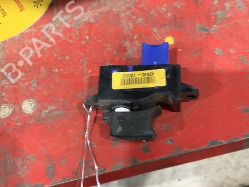 Raamschakelaar links achter KIA RIO III (UB) 1.4 CRDi (90 hp) 21217112