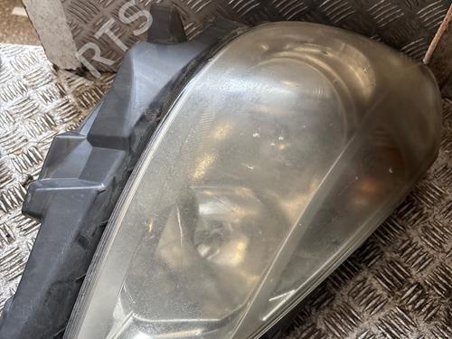 right-headlight-renault-clio-iii-br01-cr01-2005-2006-2007-2008-2009-2010-2011-2012-2013-2014-34184554 main image