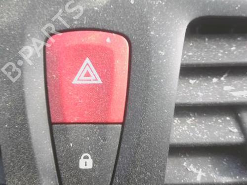 warning-switch-renault-megane-iii-hatchback-bz01_-b3_-2008-34141344 main image