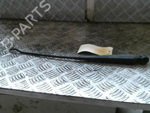 Used Front windshield wiper arm FORD FIESTA III (GFJ) 1.8 D (60 hp) 22047908