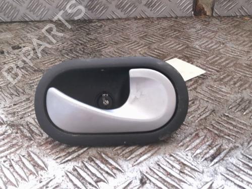 Høyre foran invendig håndtak RENAULT CLIO III (BR0/1, CR0/1) 2.0 16V (BR0C, BR0K, CR0C, CR0K) (139 hp) 23805243