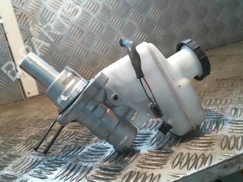 Used Brake master cylinder SUZUKI GRAND VITARA II (JT, TE, TD) 1.9 DDiS All-wheel Drive (JT419, TD44, JB419WD, JB419XD,... (129 hp) 20993058