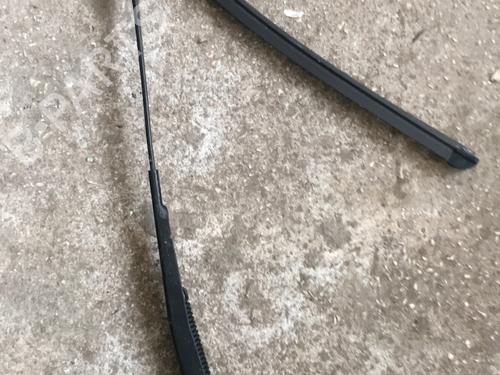 Used Front windshield wiper arm Front windshield wiper arm SEAT ALHAMBRA (7V8, 7V9) 1.9 TDI (115 hp) 33539088 33539088