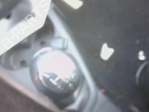 Used Gear lever DACIA SANDERO II 1.0 SCe 75 (B8JC, B8JD, B8NC) (73 hp) 28951375