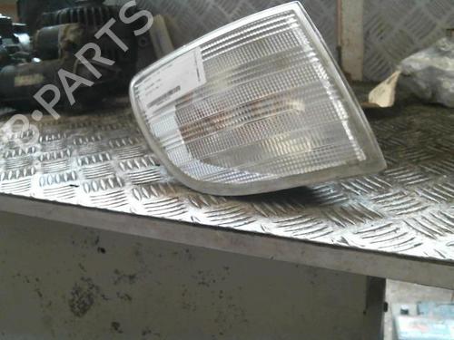Used Right front indicator MERCEDES-BENZ VITO Bus (W638) 112 CDI 2.2 (638.194) (122 hp) 20995907