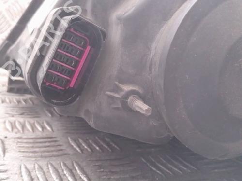 Right headlight VW POLO V (6R1, 6C1) 1.6 TDI | BP29845509C29