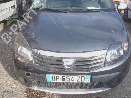 Gebruikte DACIA SANDERO 1.5 dCi (68 hp) 4242895 Onderdelen