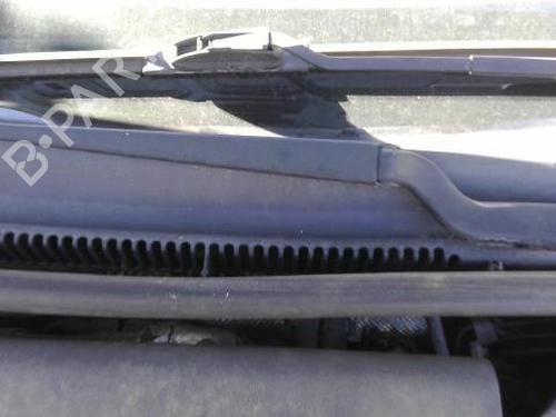 Used Front windshield wiper arm FORD FIESTA V (JH_, JD_) 1.4 16V (80 hp) 27357684