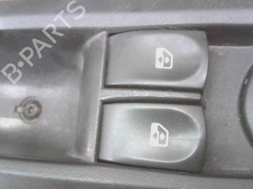 switch-renault-clio-iii-br01-cr01-2005-2006-2007-2008-2009-2010-2011-2012-2013-2014-34450678 main image
