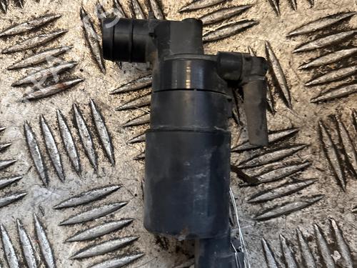 washer-pump-toyota-aygo-_b1_-2005-2006-2007-2008-2009-2010-2011-2012-2013-2014-37500449 main image