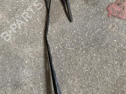Used Front windshield wiper arm Front windshield wiper arm RENAULT ESPACE III (JE0_) 2.2 12V TD (JE0E, JE0H, JE0P) (113 hp) 32759682 32759682