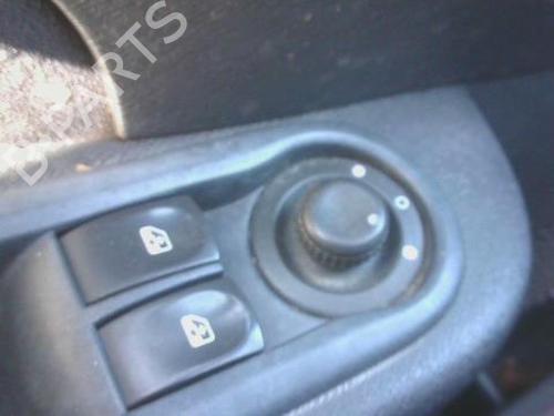 Mando retrovisor RENAULT TWINGO II (CN0_) 1.2 16V (CN04, CN0B) (75 hp) 31270922