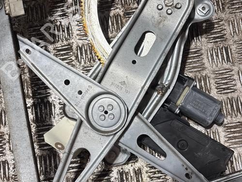 front-left-window-mechanism-renault-megane-iii-hatchback-bz01_-b3_-2008-34227524 main image