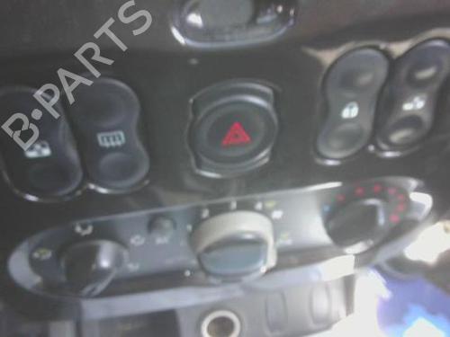 warning-switch-dacia-duster-hs_-2010-2011-2012-2013-2014-2015-2016-2017-2018-33200564 main image