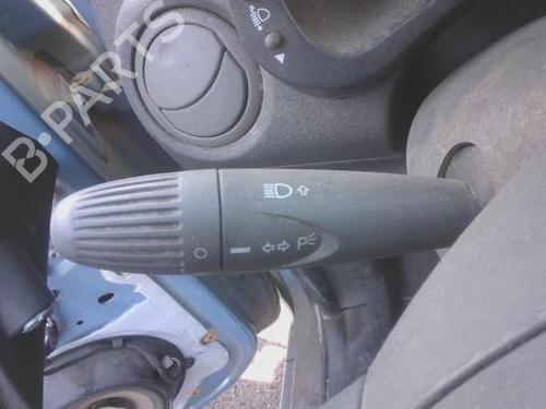 Comutador piscas / escovas Comutador piscas / escovas FIAT PANDA (169_) 1.2 (169AXF2A, 169AXF1A) (69 hp) 34219472 34219472