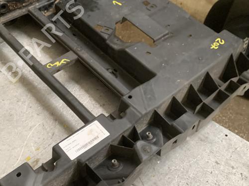 Frontplade/Frontkurv PEUGEOT 207 SW (WK_) 1.4 16V (95 hp) 30577029