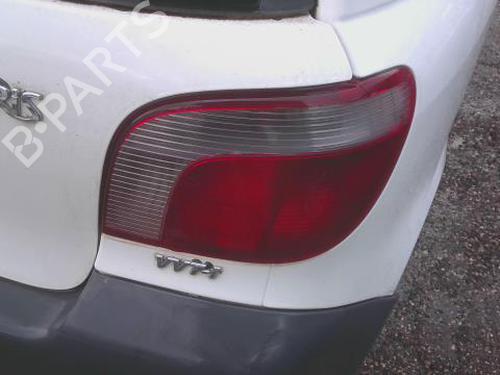 Højre baglygte TOYOTA YARIS (_P1_) 1.0 (SCP10_, SCP10R) (68 hp) 28382302