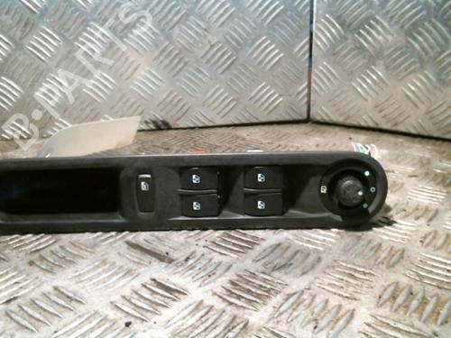 Used Switch RENAULT ESPACE IV (JK0/1_) 2.2 dCi (JK0H) (150 hp) 22037642
