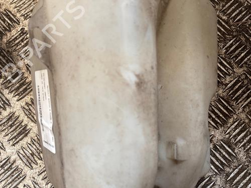 Used Windscreen washer tank Windscreen washer tank 37650461 37650461