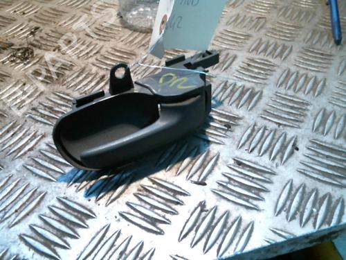 Højre fortil invendig håndtag PEUGEOT 107 (PM_, PN_) 1.4 HDi (54 hp) 30703270