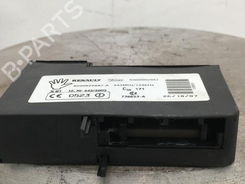 Card reader RENAULT ESPACE IV (JK0/1_) 2.0 dCi (JK01, JK02, JK1J, JK1K, JK1H) | BP33025425E4 - Image 7
