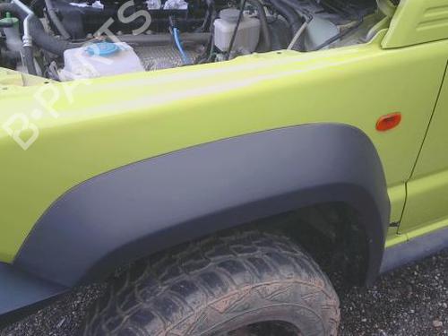 Guarda-lamas esquerdo SUZUKI JIMNY Closed Off-Road Vehicle (A6G) 1.5 AllGrip (JB74W, JB74V, A6G415) (102 hp) 32384371
