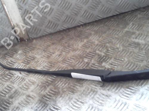 Used Front windshield wiper arm RENAULT CLIO III Grandtour (KR0/1_) 1.5 dCi (88 hp) 20993657