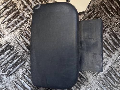 Used Front left exterior door handle Front left exterior door handle 37250963 37250963