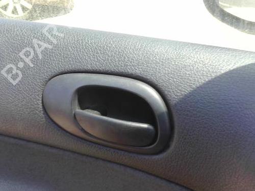 Venstre foran invendig håndtak PEUGEOT 206 Hatchback (2A/C) 1.6 16V (109 hp) 26888495