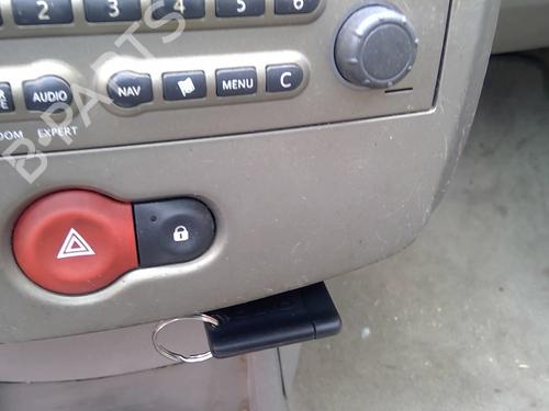 Used Warning switch RENAULT CLIO III (BR0/1, CR0/1) 1.6 16V (BR05, BR0B, BR0Y, BR15, BR1J, BR1M, BR1Y, CR0B,... (112 hp) 26453813