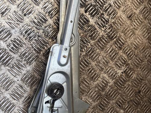 Used Front left window mechanism Front left window mechanism RENAULT TWINGO I (C06_) 1.2 (C066, C068) (58 hp) 35900607 35900607