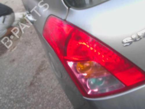 Achterlicht links SUZUKI SWIFT III (MZ, EZ) 1.3 DDiS (RS413D) (75 hp) 29560951