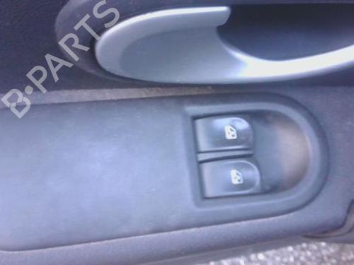 Used Switch Switch RENAULT CLIO III (BR0/1, CR0/1) 1.5 dCi (C/BR0G, C/BR1G) (68 hp) 33181939 33181939