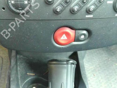 Used Warning switch RENAULT CLIO III (BR0/1, CR0/1) 1.5 dCi (BR17, CR17) (86 hp) 26521546