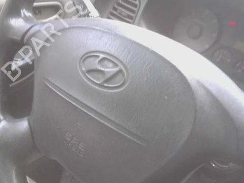 Used Driver airbag HYUNDAI H-1 / STAREX Bus (A1) 2.5 TCi (101 hp) 29328199