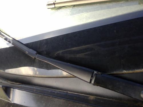 Used Front windshield wiper arm AUDI TT (8J3) 2.0 TFSI (200 hp) 25768416