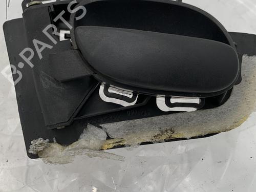Venstre fortil invendig håndtag PEUGEOT 206 Hatchback (2A/C) 2.0 HDI 90 (90 hp) 30413054
